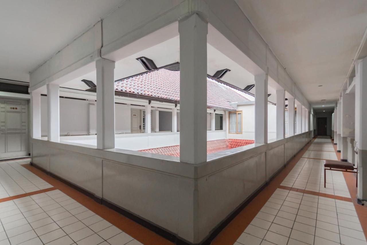Koolkost Near Bandung Station Hotel Buitenkant foto