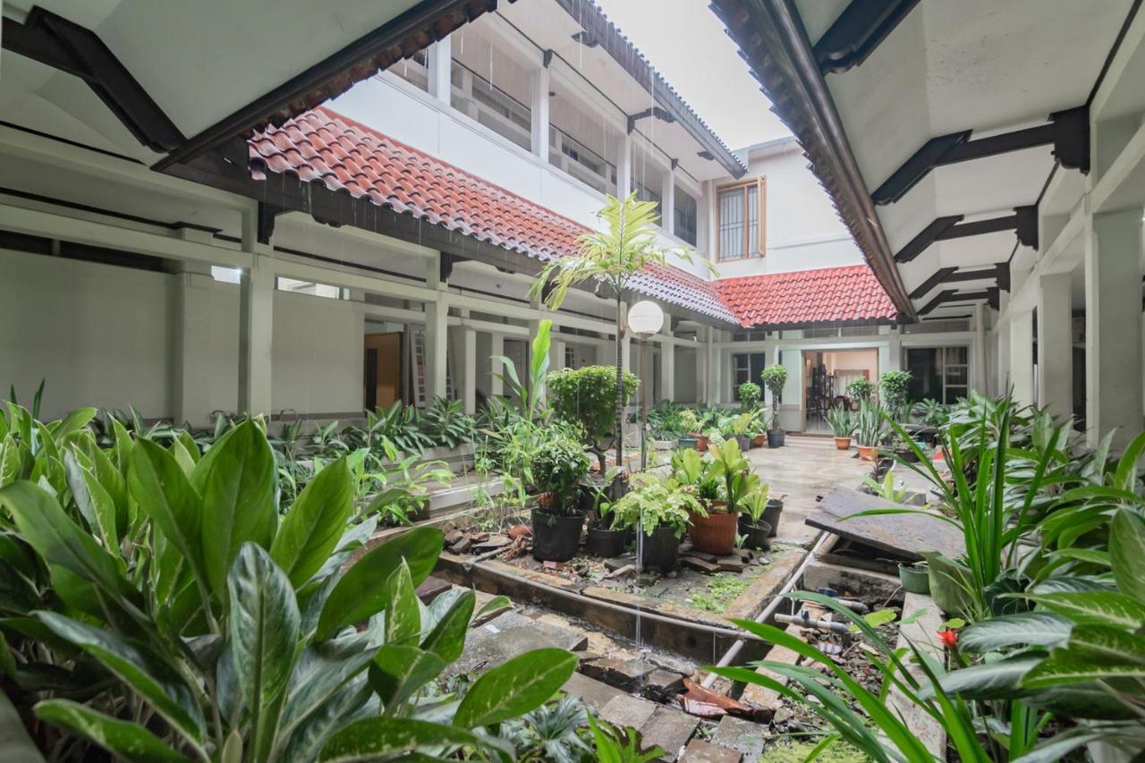 Koolkost Near Bandung Station Hotel Buitenkant foto